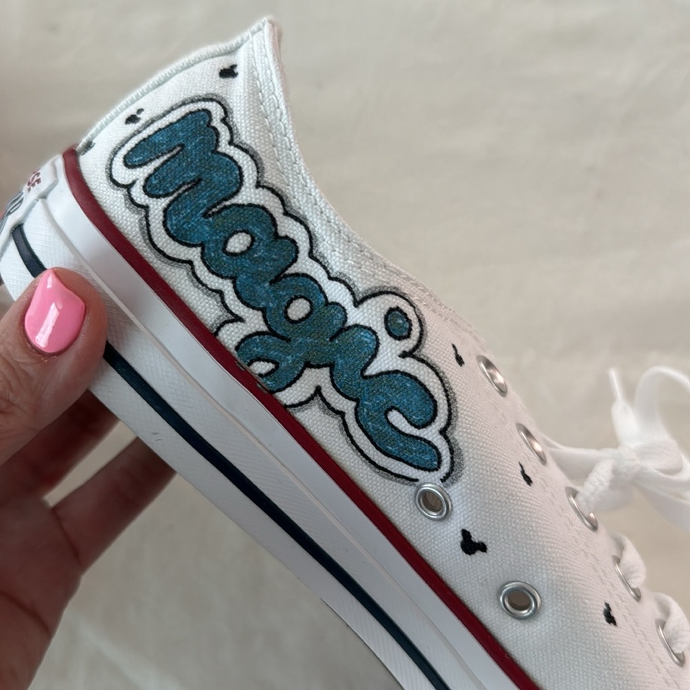 Converse-Disney - Picture 3 of 10